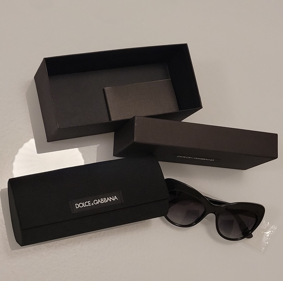 NWT DOLCE & GABBANA Black Cat Eye Sunglasses with Case 52mm $420 - Picture 6 of 7